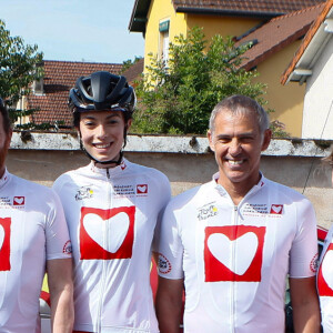 Exclusif - Amandine Petit (miss France 2021), Nelson Monfort, Philippe Lelièvre, Caroline Podlewski, Paul Belmondo, Candice Pascal - Les personnalités se préparent à quelques instants du départ de l'étape du coeur de l'association Mécénat Chirurgie Cardiaque "MCC" lors du Tour de France 2024 à Nuits-Saint-Georges, France, le 5 juillet 2024. © Christophe Clovis/Bestimage