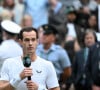 Après le match, il a donné une interview au cours de laquelle il a admis que c'était "très dur" pour lui de continuer à jouer.
Sir Andy Murray fond en larmes à la fin de son dernier match pro au côté de son frère Jamie à Wimbledon. Ils affrontaient Rinky Hijikata et John Peers (7/6 - 6/4) lors du tournoi de Wimbledon. L'ancienne joueuse Sue Barker est venue lui rendre hommage sous le regard ému de sa famille au grand complet, ses parents, sa femme et ses enfants. 