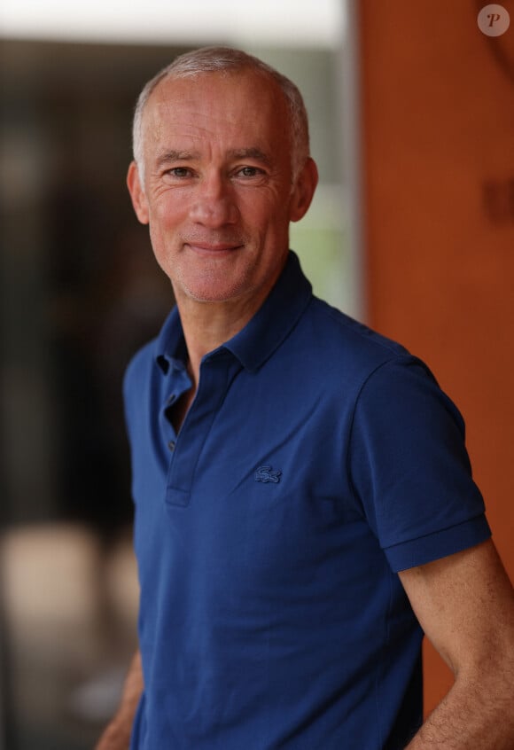 Gilles Bouleau - Célébrités au village des Internationaux de France de tennis de Roland Garros 2024 à Paris le 7 juin 2024. © Jacovides-Moreau/Bestimage 