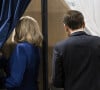 Comme lors de la semaine précédente, ils sont venus accomplir leur devoir de citoyen
Emmanuel Macron, président de la République Française, et la Première dame Brigitte Macron, votent pour le deuxième tour des élections législatives au Touquet, le 7 juillet 2024. © Eliot Blondet/Pool/Bestimage 