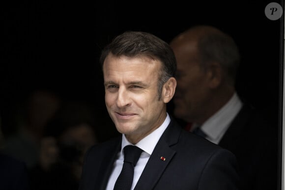 Emmanuel Macron, président de la République Française, et la Première dame Brigitte Macron, à la sortie du bureau de vote lors du deuxième tour des élections législatives au Touquet, ke 7 juillet 2024. © Eliot Blondet/Pool/Bestimage