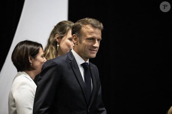 Emmanuel Macron, président de la République Française, et la Première dame Brigitte Macron, votent pour le deuxième tour des élections législatives au Touquet, le 7 juillet 2024. © Eliot Blondet/Pool/Bestimage 