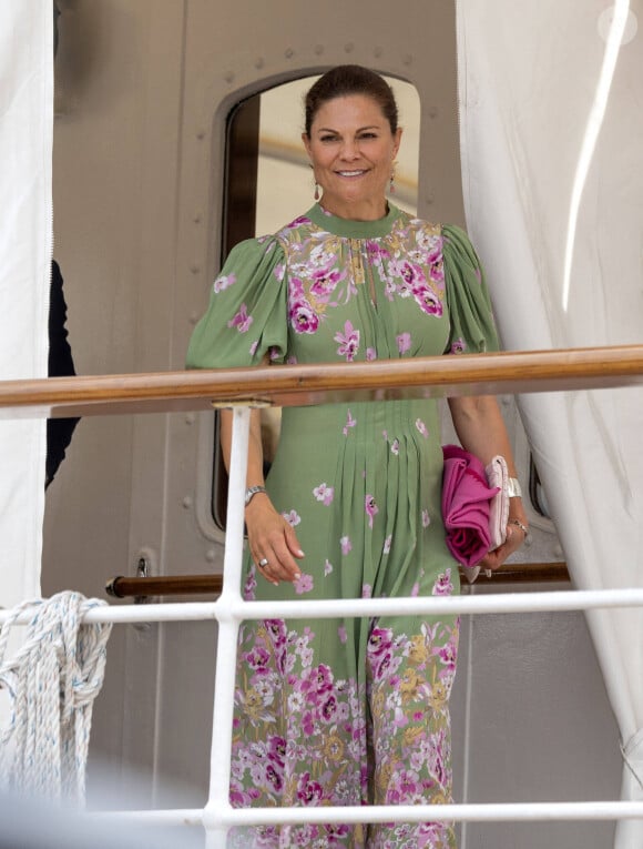 Ainsi en seulement une année, la maman d'Estelle et d'Oscar a perdu plus de vingt kilos.
Dîner à l'occasion du 80ème anniversaire de la reine Silvia de Suède au Palais Royal de Stockholm en Suède le 15 juin 2024. 