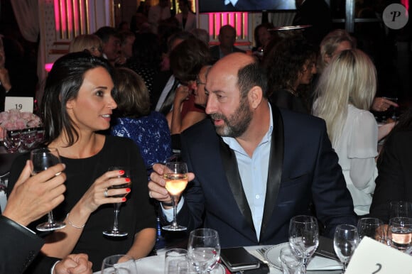 Exclusif - Prix spécial - Kad Merad et sa compagne Julia Vignali - Dîner de gala au profit de la Fondation ARC pour la recherche contre le cancer du sein à l'hôtel Peninsula à Paris le 1er octobre 2015. 