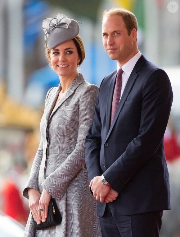 Le prince William d'Angleterre et Kate Catherine Middleton (enceinte), duchesse de Cambridge, reçoivent le président de la république de Singapour Tony Tan Keng Yam et sa femme Mary Chee Bee Kiang au "Royal Garden Hotel" à Londres. Le 21 octobre 2014 