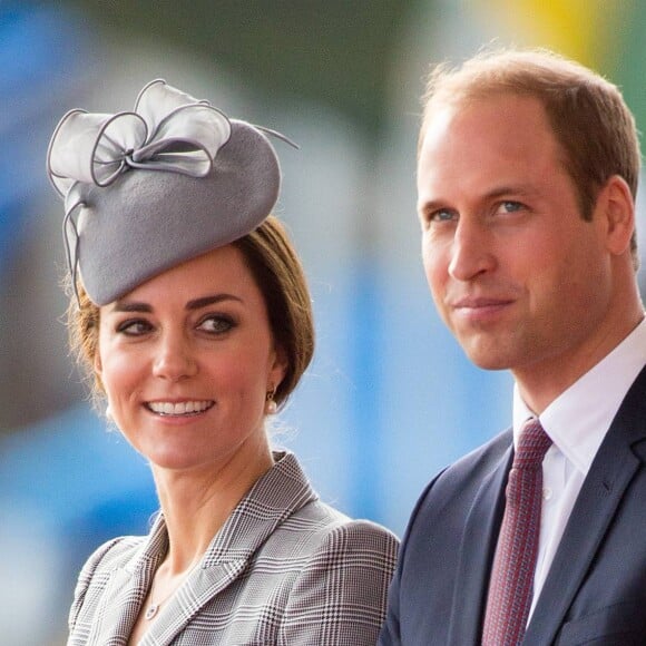 Le prince William d'Angleterre et Kate Catherine Middleton (enceinte), duchesse de Cambridge, reçoivent le président de la république de Singapour Tony Tan Keng Yam et sa femme Mary Chee Bee Kiang au "Royal Garden Hotel" à Londres. Le 21 octobre 2014 