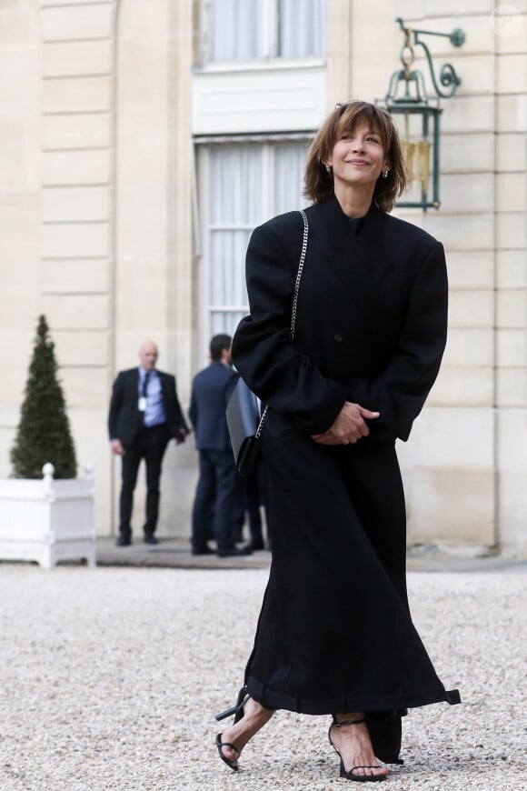 L'actrice Sophie Marceau - Arrivée des invités au dîner d'Etat en l'honneur du président chinois Xi Jinping et de sa femme la Première Dame Peng Liyuan au palais présidentiel de l'Elysée à Paris, France, le 6 mai 2024. © Stéphane Lemouton / Bestimage