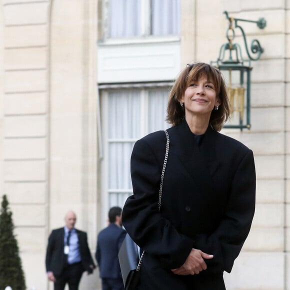 L'actrice Sophie Marceau - Arrivée des invités au dîner d'Etat en l'honneur du président chinois Xi Jinping et de sa femme la Première Dame Peng Liyuan au palais présidentiel de l'Elysée à Paris, France, le 6 mai 2024. © Stéphane Lemouton / Bestimage