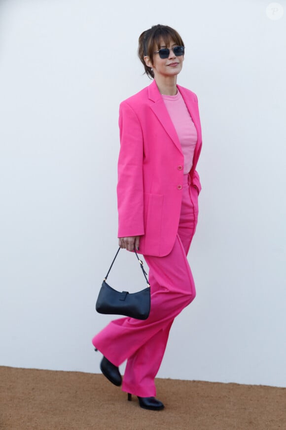 Sophie Marceau - Les célébrités au photocall du défilé Jacquemus pour la présentatation de la toute dernière collection "Le Raphia" au Bourget, Seine-Saint-Denis (93), France, le 12 décembre 2022. Habitué à ne pas suivre le calendrier de la Fashion Week de Paris, le designer a présenté sa toute dernière collection "Le Raphia" avec l'une une de ses couleurs favorites : le beige. © Veeren-Clovis/Bestimage 