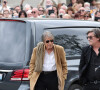 Il a aussi gardé le lien avec Jacques Dutronc, et confie qu'il n'était pas l'homme parfait pour Françoise Hardy, "mais ce n'était pas sa faute"
Jacques Dutronc et son fils Thomas Dutronc - Arrivées aux obsèques de l'auteure-compositrice-interprète et actrice française Françoise Hardy au crématorium du cimetière du Père-Lachaise à Paris, France, le 20 juin 2024. © Jacovides-Moreau/Bestimage