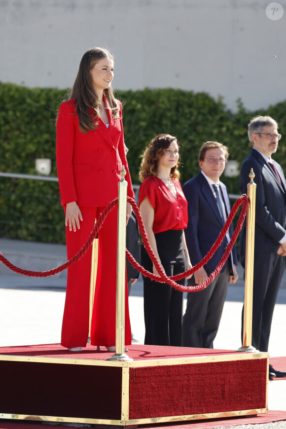 La princesse Leonor d'Espagne à son arrivée à l'aéroport de Madrid, à l'occasion de son premier voyage officiel, seule, au Portugal. Le 12 juillet 2024 