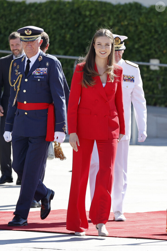 La princesse Leonor d'Espagne à son arrivée à l'aéroport de Madrid, à l'occasion de son premier voyage officiel, seule, au Portugal. Le 12 juillet 2024 