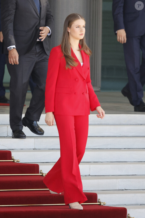 La princesse Leonor d'Espagne à son arrivée à l'aéroport de Madrid, à l'occasion de son premier voyage officiel, seule, au Portugal. Le 12 juillet 2024 
