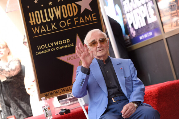 Charles Aznavour honoré d'une étoile sur le Hollywood Walk of Fame à côté du Pantages Theatre, le 24 août 2017 à Los Angeles. Lionel Hahn/AABACAPRESS.COM