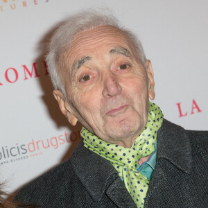 En effet, à l'image de Nikos Aliagas, Charles Aznavour était passionné par la photographie.
Charles Aznavour arrive à la première du film "La Promesse" à Paris au Publicis Cinéma le 21 novembre 2017 à Paris. Nasser Berzane/ABACAPRESS.COM