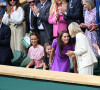 Pippa, Charlotte et Kate ont passé un excellent moment ensemble
Catherine (Kate) Middleton avec la princesse Charlotte et Pippa Middleton dans les tribunes de la finale du tournoi de Wimbledon 2024, le 14 juillet 2024.