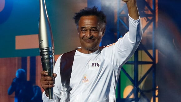 Yannick Noah allume la vasque olympique à Paris : quelques semaines après sa grave blessure, le champion déjà sur pied !