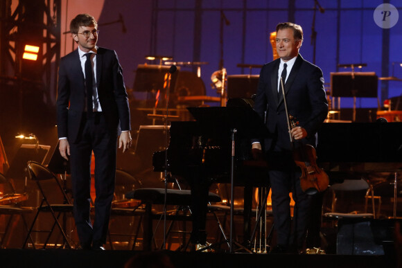Guillaume Bellom, Renaud Capuçon - "Concert de Paris" sur le parvis de l'hôtel de ville de Paris retransmis en direct sur France 2 et sur France Inter, Paris le 14 juillet 2024. © Christophe Clovis - Pierre Perusseau / Bestimage 