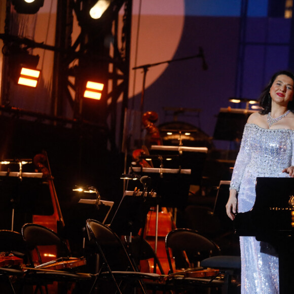 Khatia Buniatisvili - "Concert de Paris" sur le parvis de l'hôtel de ville de Paris retransmis en direct sur France 2 et sur France Inter, Paris le 14 juillet 2024. © Christophe Clovis - Pierre Perusseau / Bestimage  "Concert de Paris" on the forecourt of Paris City Hall broadcast live on France 2 and France Inter, Paris on July 14, 2024. 