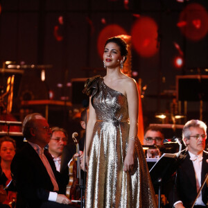 Fatma Saïd - "Concert de Paris" sur le parvis de l'hôtel de ville de Paris retransmis en direct sur France 2 et sur France Inter, Paris le 14 juillet 2024. © Christophe Clovis - Pierre Perusseau / Bestimage  "Concert de Paris" on the forecourt of Paris City Hall broadcast live on France 2 and France Inter, Paris on July 14, 2024. 