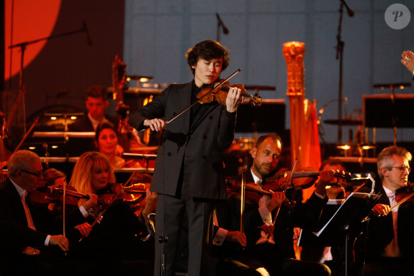 Daniel Lozakovich - "Concert de Paris" sur le parvis de l'hôtel de ville de Paris retransmis en direct sur France 2 et sur France Inter, Paris le 14 juillet 2024. © Christophe Clovis - Pierre Perusseau / Bestimage "Concert de Paris" on the forecourt of Paris City Hall broadcast live on France 2 and France Inter, Paris on July 14, 2024.