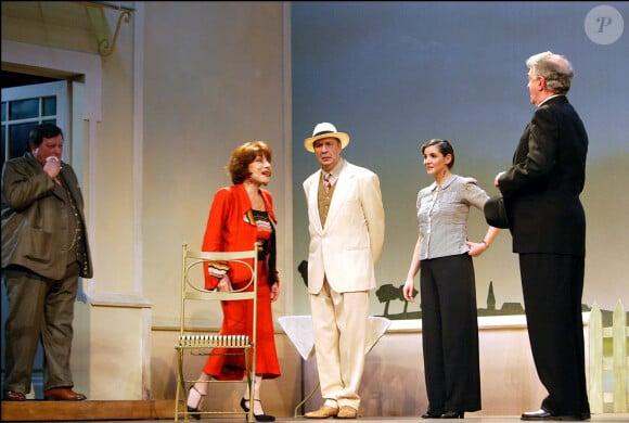 Gérard Caillaud, Judith Magre, Jacques Boudet, Clothilde Courau, Jean-Pierre Moulin jouant la pièce "La profession de Madame Warren" à la Comédie des Champs-Élysées