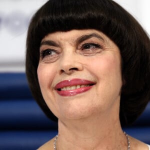 La chanteuse française Mireille Mathieu arrive pour une conférence de presse dans les bureaux de l'agence de presse TASS. Mireille Mathieu a été invitée en tant qu'invitée d'honneur au prochain festival international de musique militaire, 2015 Spasskaya Tower, et participera à l'événement à Moscou le 2 septembre 2015. Photo par Alexander Shcherbak/TASS/ABACAPRESS.COM