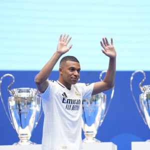 Kylian Mbappé présenté en tant que nouveau joueur du Real Madrid au Santiago Bernabeu, 16 juillet 2024. © Oscar J. Barroso/AFP7 via ZUMA Press/Bestimage