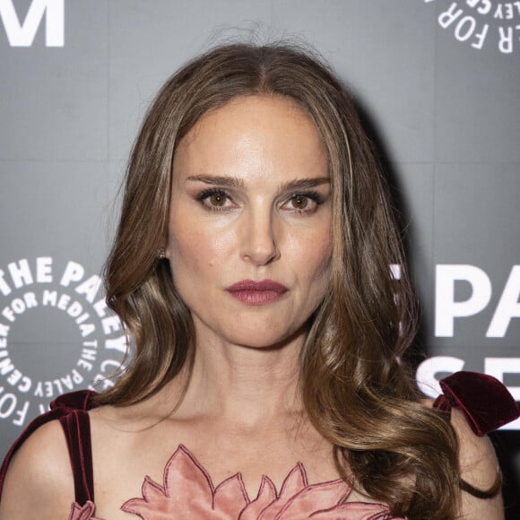 Natalie Portman, portant une robe de chez Oscar de la Renta, assiste à une projection spéciale de 'Lady in the Lake' au Paley Center for Media à New York, le 10 juillet 2024.© Lev Radin/ZUMA Press Wire