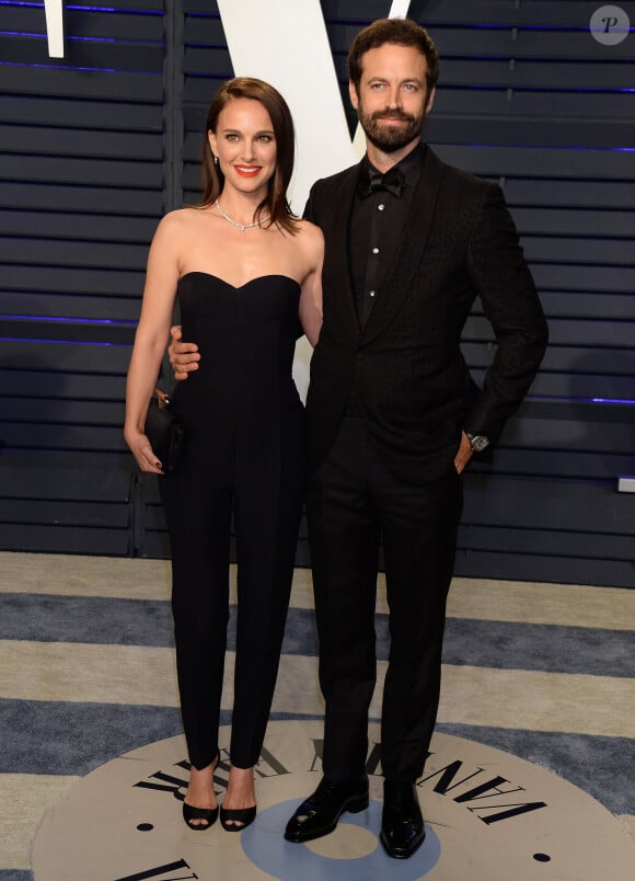 C'est finalement en février 2024 que le divorce a été confirmé entre les parents d'Aleph et d'Amalia. 
Natalie Portman et son mari Benjamin Millepied - Soirée Vanity Fair Oscar Party à Los Angeles. Le 24 février 2019