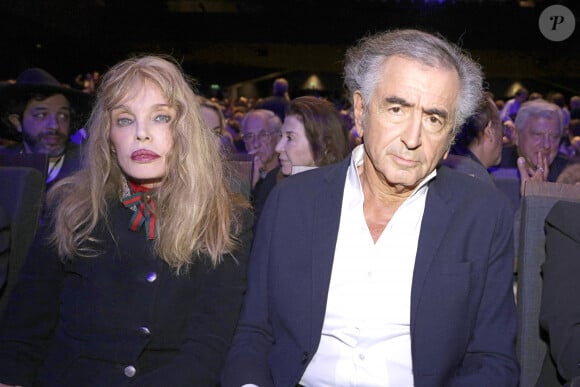 Bernard-Henri Levy avec sa femme Arielle Dombasle - La grande conférence du collectif agirensemble présente "Solitude d'Israël", le livre de Bernard-Henri Lévy à la salle Pleyel à Paris le 19 mars 2024. © Cédric Perrin / Bestimage