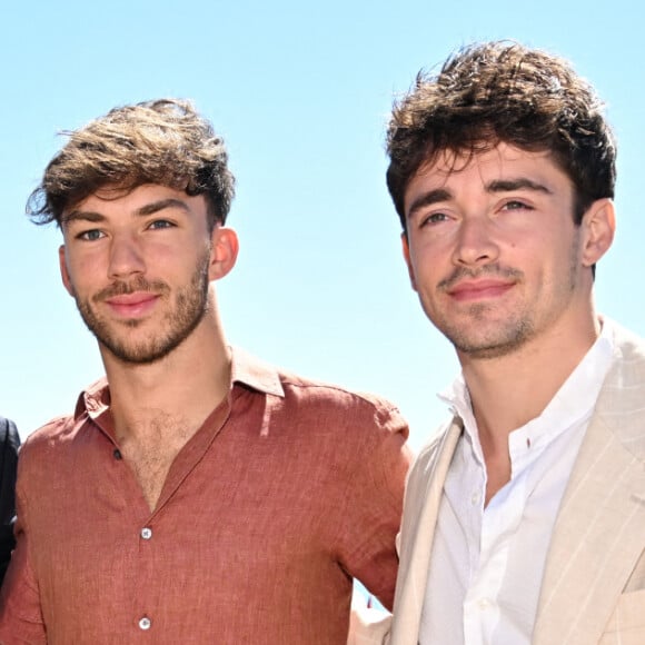 Charles Leclerc et Pierre Gasly avec leurs compagnes au concert d'une star américaine

Bjorn Borg, le prince Albert II de Monaco, Pierre Gasly et Charles Leclerc - La famille princière de Monaco assiste à la finale homme du tournoi Rolex Monte Carlo Masters à Roquebrune-Cap-Martin. En s'imposant devant Holger Rune, Andrey Rublev a décroché son tout premier Masters. © Bruno Bebert/Bestimage