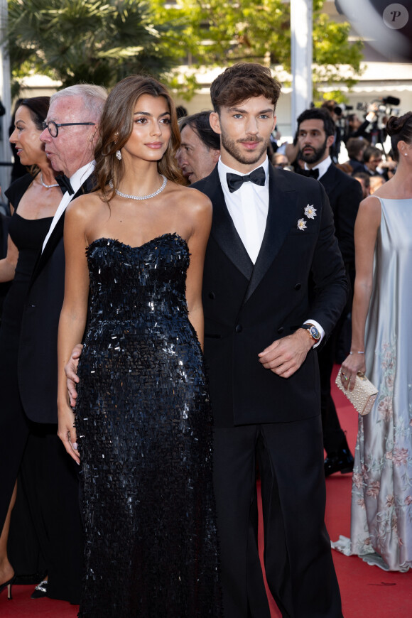 De son côté, Pierre Gasly s'y est rendu avec sa chérie, Kika Gomes
 
Francisca Gomes, Pierre Gasly - Montée des marches du film " Le comte de Monte-Cristo " lors du 77ème Festival International du Film de Cannes, au Palais des Festivals à Cannes. Le 22 mai 2024 © Jacovides-Moreau / Bestimage