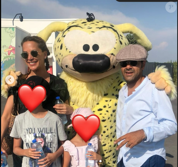 Il lui a aussi écrit un bel hommage. 
Melissa Theuriau fête son anniversaire aux côté de son mari Jamel Debbouze et de leurs enfants. A cette occasion ils ont dévoilé des photos actuelles et des archives. Juillet 2024. 