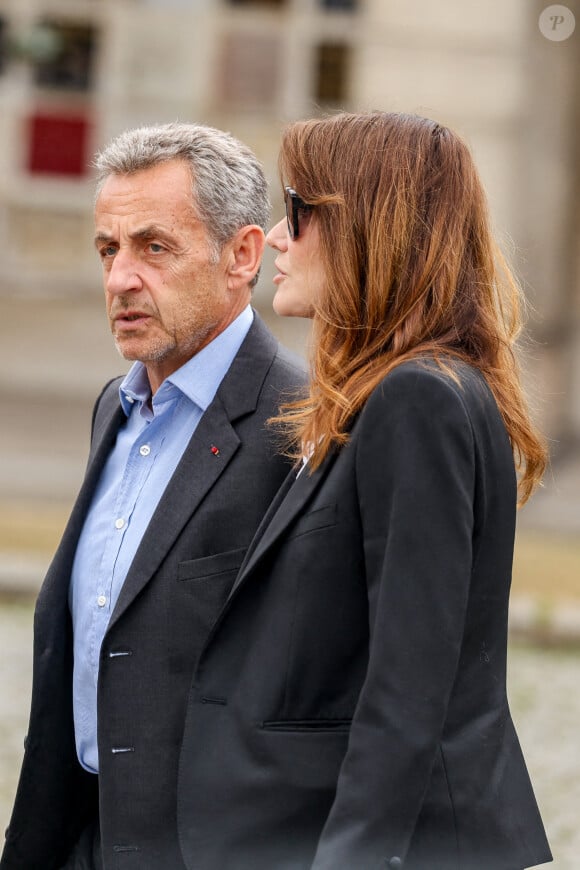 Nicolas Sarkozy et sa femme Carla Bruni - Arrivées aux obsèques de l'auteure-compositrice-interprète et actrice française Françoise Hardy au crématorium du cimetière du Père-Lachaise à Paris, France, le 20 juin 2024. © Jacovides-Moreau/Bestimage 