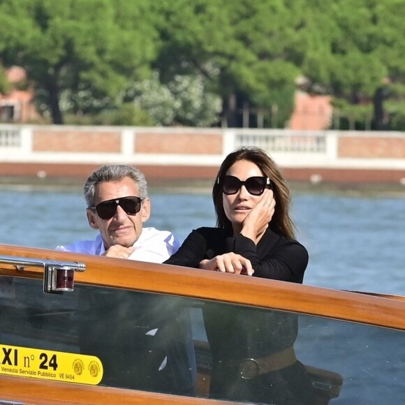 L'ancienne Première dame a publié deux vidéos du couple sur Instagram vendredi 19 juillet 2024
L'ancien président français Nicolas Sarkozy et sa femme Carla Bruni-Sarkozy arrivent à l'aéroport de Venise-Marco Polo et prennent un bateau-taxi lors du 80ème festival international du film de Venise, La Mostra, à Venise, Italie, le 2 septembre 2023. 