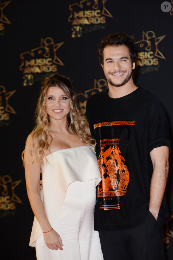 Amir Haddad et sa femme Lital (enceinte) - 20ème cérémonie des NRJ Music Awards au Palais des Festivals à Cannes. Le 10 novembre 2018 © Christophe Aubert via Bestimage 