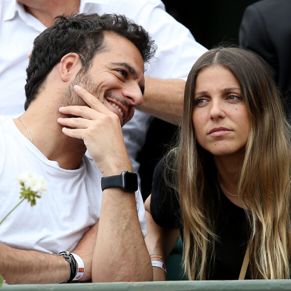 Amir Haddad et sa femme Lital en tribune lors des internationaux de tennis de Roland-Garros le 28 mai 2018. © Dominique Jacovides / Cyril Moreau / Bestimage