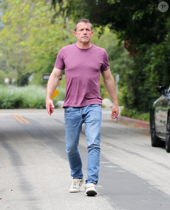 Ben Affleck devant la maison de Jennifer Garner à Los Angeles. le 11 juin 2024