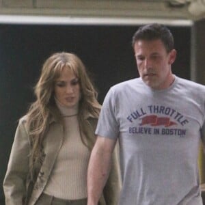Selon une source, le couple "n'est pas au mieux en ce moment". 
Ben Affleck et sa femme Jennifer Lopez arrivent au restaurant "BOA Steakhouse" à Los Angeles, le 19 mai 2024