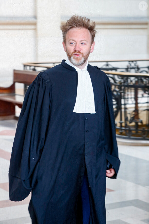 "Ils ont eu l'honnêteté de dire qu'ils avaient consommé de l'alcool", indique leur avocat, Me Antoine Vey

L'avocat Antoine Vey - Procès en appel du volet financier de l'affaire de Karachi s'ouvre à Paris, France, le 3 juin 2024, trente ans après les faits et quatre années après la condamnation de six prévenus, accusés d'avoir profité de contrats d'armement pour financer la campagne présidentielle d'Edouard Balladur en 1995. © Christophe Clovis/Bestimage