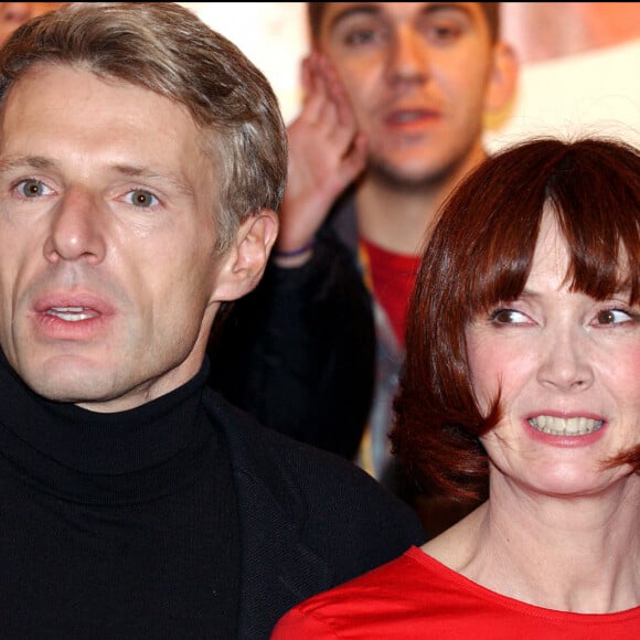 Giancarlo Gorassini/ABACA.  Sarlat-France, 6 novembre 2003. Les acteurs français Lambert Wilson et Sabine Azema posent lors d'un photocall pendant le festival international du film de Sarlat.