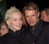 Dans sa très longue carrière, remplie de succès, Lambert Wilson n'a cessé de faire des rencontres. © Lionel Hahn/ABACA. 51825. Los Angeles, 27 octobre 2003. Sharon Stone et Lambert Wilson, membre de l'équipe, assistent à la première mondiale de Matrix Revolutions au Walt Disney Concert Hall dans le centre de Los Angeles.