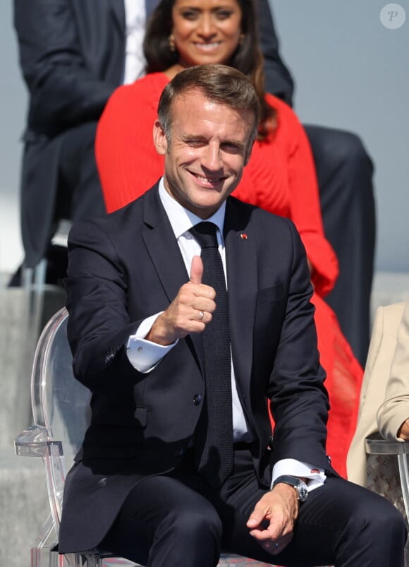 Emmanuel Macron en tribune présidentielle lors de la cérémonie du 144ème défilé militaire du 14 juillet, jour de la Fête Nationale, avenue Foch à Paris, France, le 14 juillet 2024. © Dominique Jacovides/Bestimage 