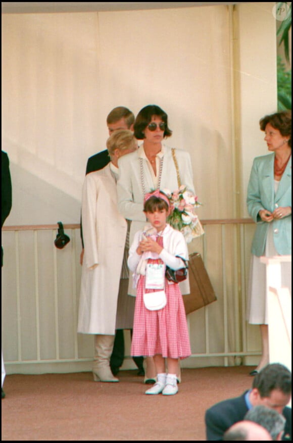 La princesse Caroline de Monaco et sa fille Charlotte Casiraghi au Grand Prix de Formule 1 de Monaco en 1993