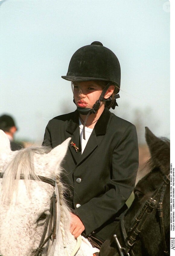 Charlotte Casiraghi premier jumping à Saint-Rémy-de-Provence en 1996.