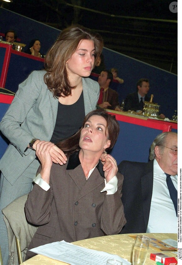 Charlotte Casiraghi et la princesse Caroline au Salon du Cheval à Paris en 2001.