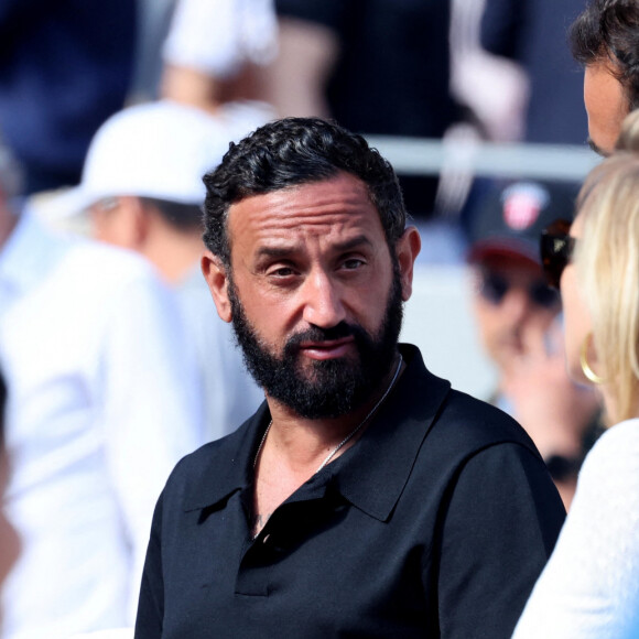 Cyril Hanouna - Célébrités dans les tribunes de la finale homme des Internationaux de France de tennis de Roland Garros 2024 à Paris le 9 juin 2024. © Jacovides-Moreau/Bestimage 