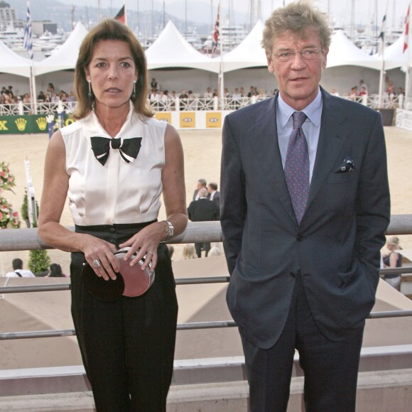 Comment s'appelle le bébé ?
La princesse Caroline et le prince Ernst August de Hanovre au gala du 15e Jumping de Monaco le 27 juin 2009.