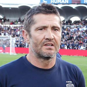 Bixente Lizarazu a le coeur lourd
Bixente Lizarazu - A l'occasion des cent ans du parc Lescure, Bordeaux accueille au stade Chaban-Delmas un match de gala opposant les gloires des Girondins de Bordeaux au Variétés Club de France. © Patrick Bernard/ Bestimage